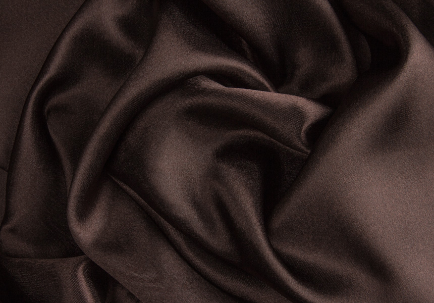 темно-коричневый